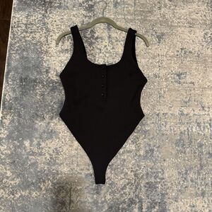 NWT Alice + Olivia Black Button-Up Sleeveless Bodysuit Size Medium